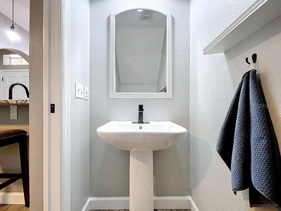 Activo con contrato: $242,000 (2 camas, 2 baños, 1240 Pies cuadrados)