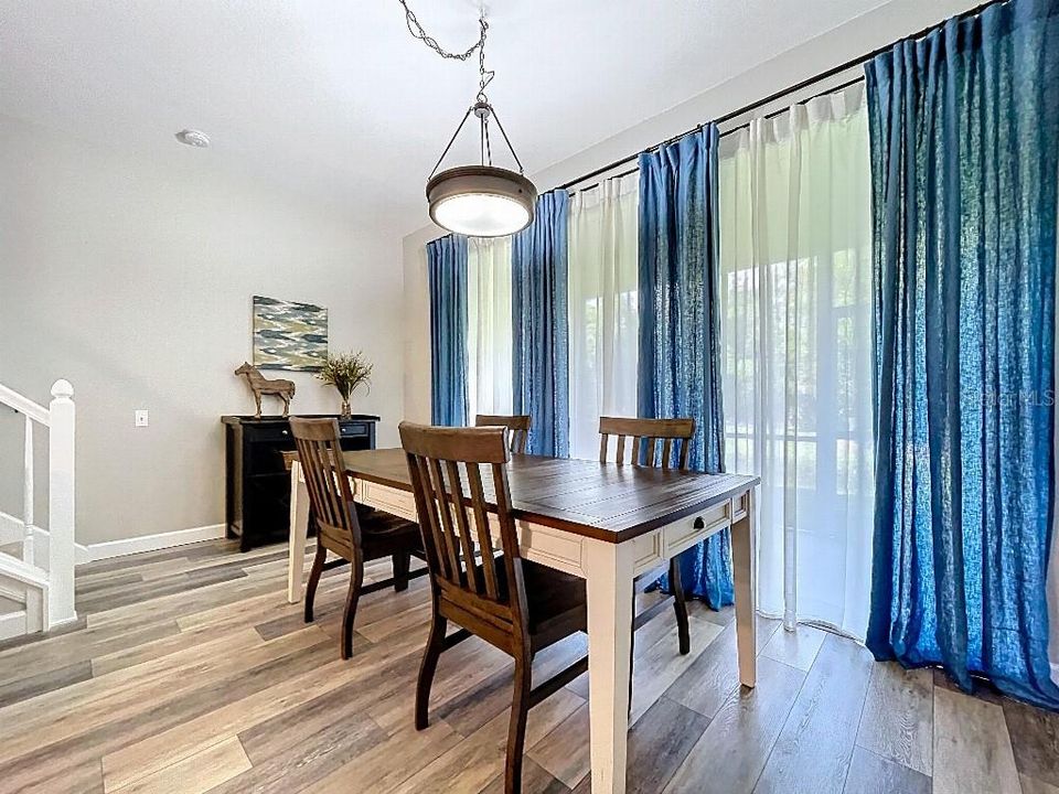 Activo con contrato: $242,000 (2 camas, 2 baños, 1240 Pies cuadrados)