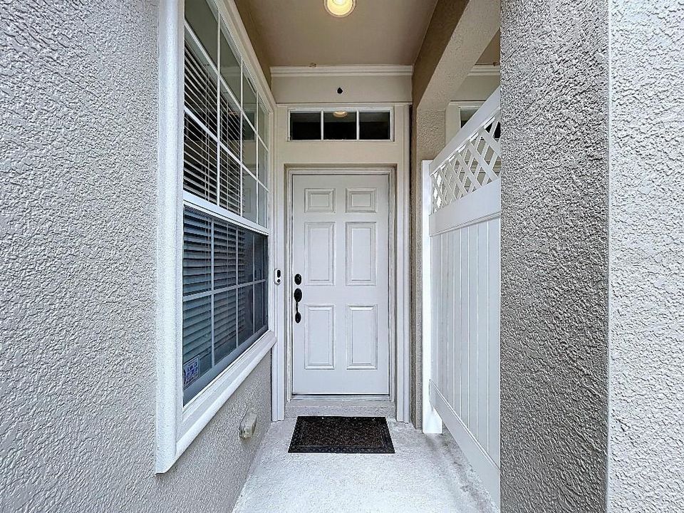 Activo con contrato: $242,000 (2 camas, 2 baños, 1240 Pies cuadrados)