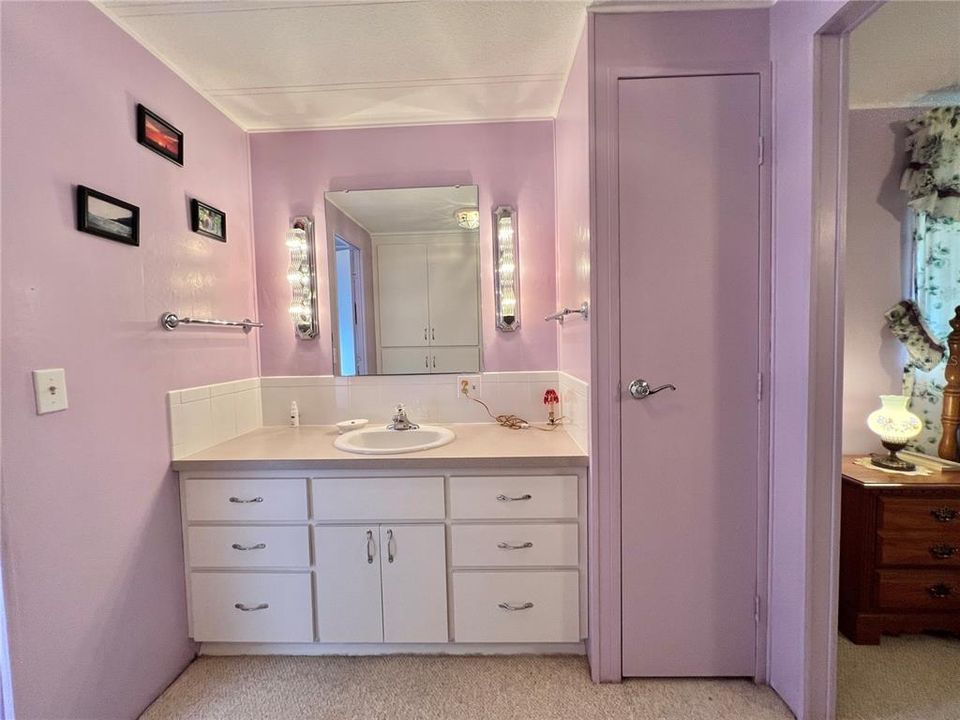 待售: $119,000 (2 贝兹, 2 浴室, 1312 平方英尺)