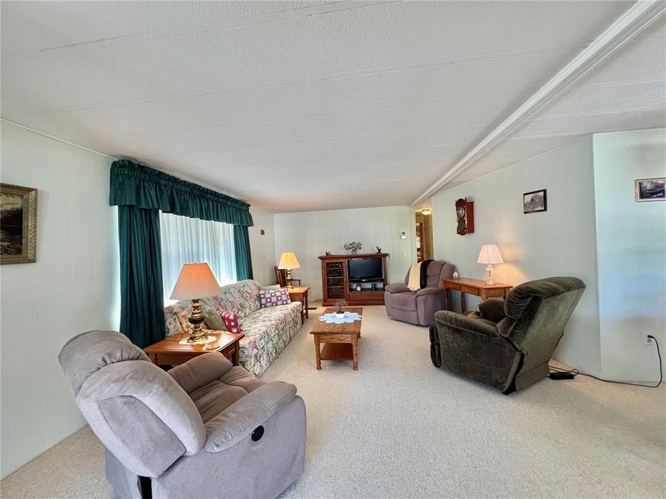 待售: $119,000 (2 贝兹, 2 浴室, 1312 平方英尺)