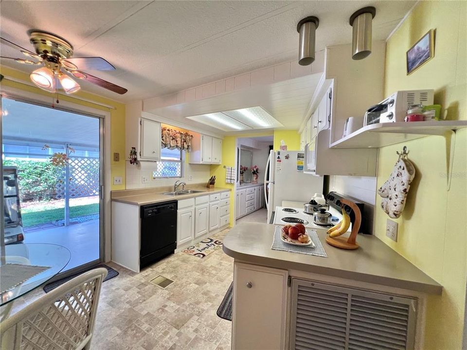 待售: $119,000 (2 贝兹, 2 浴室, 1312 平方英尺)