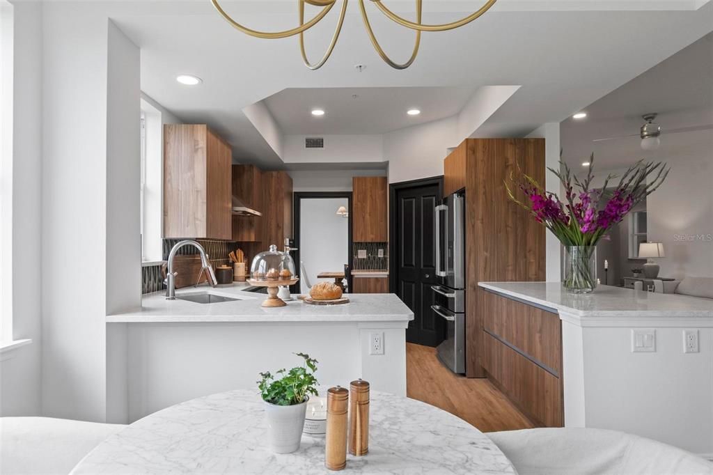 待售: $1,085,000 (3 贝兹, 3 浴室, 2167 平方英尺)