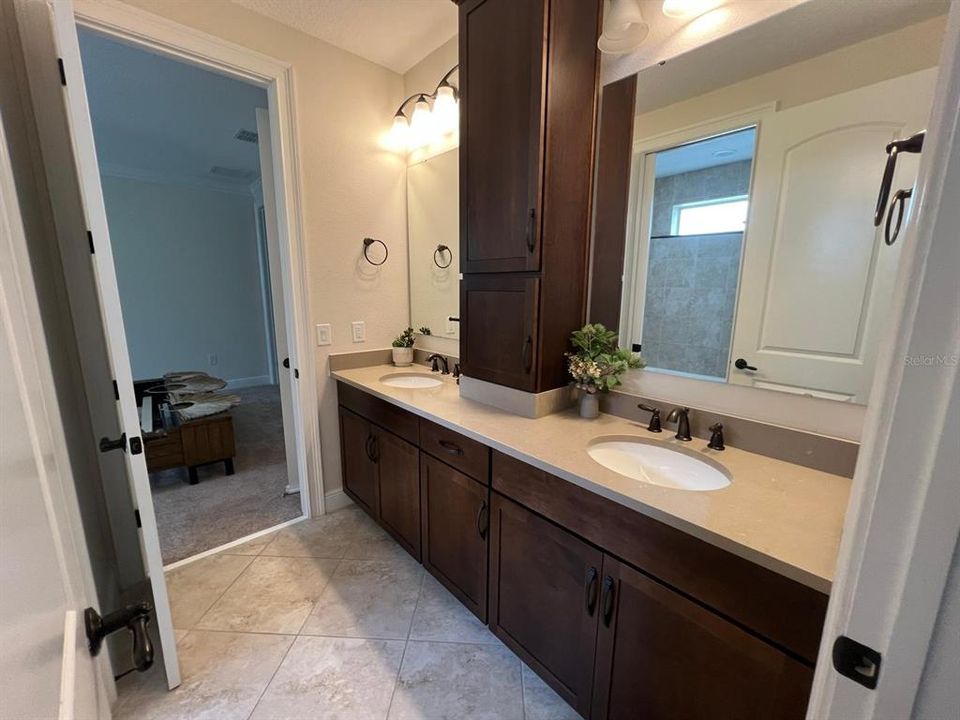 В аренду: $9,490 (5 спален, 4 ванн, 4671 Квадратных фут)