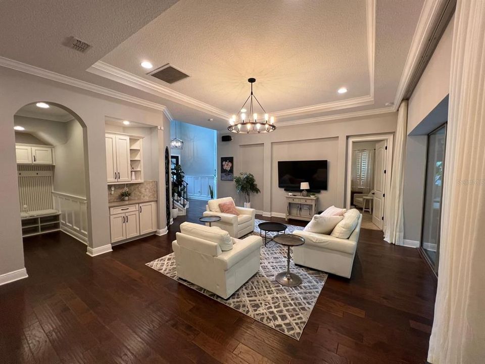 В аренду: $9,490 (5 спален, 4 ванн, 4671 Квадратных фут)