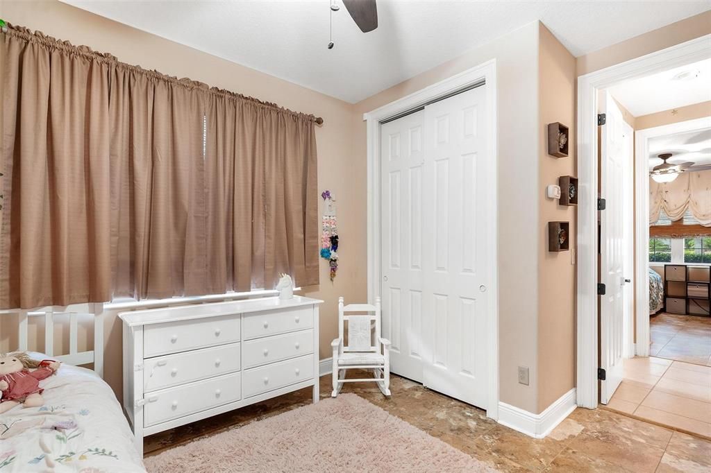 На продажу: $429,900 (3 спален, 2 ванн, 2692 Квадратных фут)