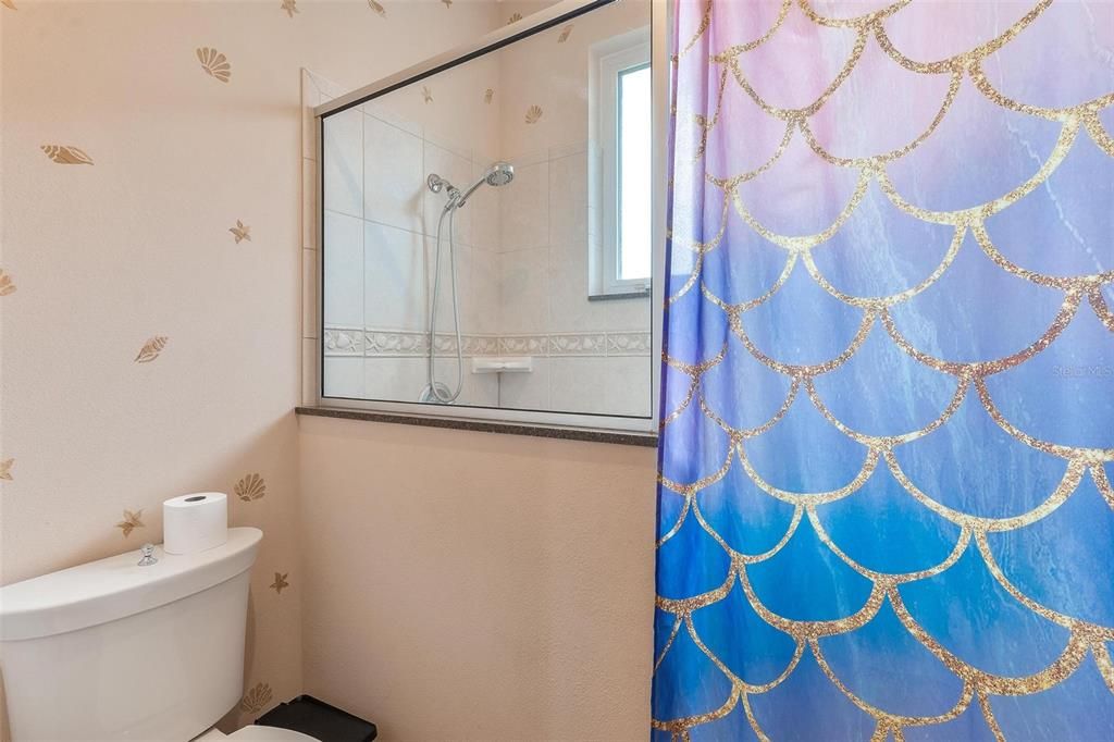 На продажу: $429,900 (3 спален, 2 ванн, 2692 Квадратных фут)