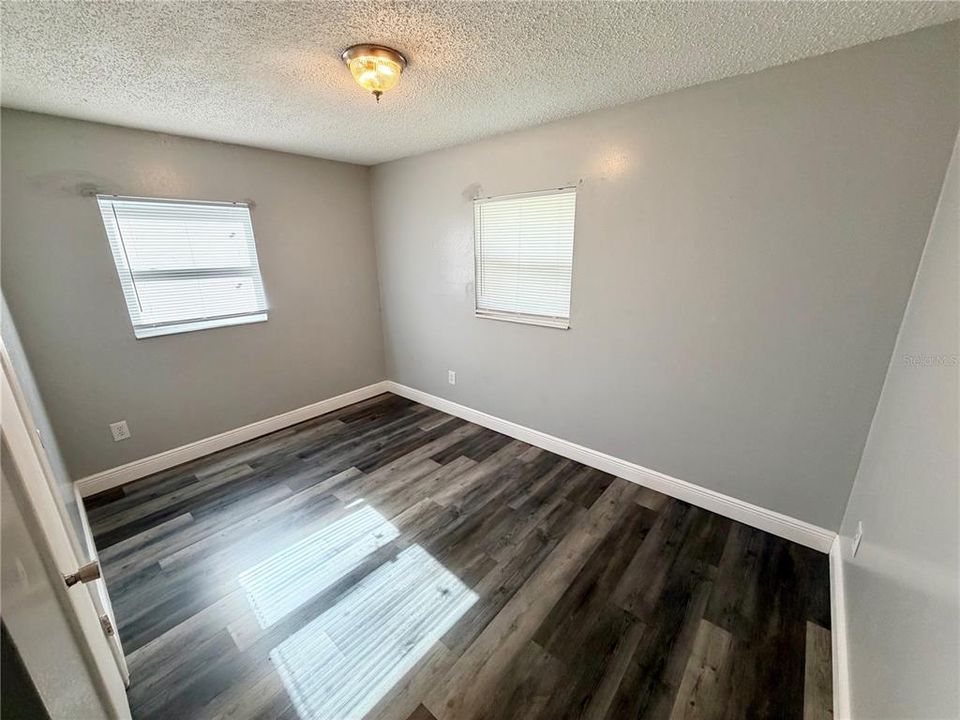 待售: $258,000 (3 贝兹, 1 浴室, 1121 平方英尺)