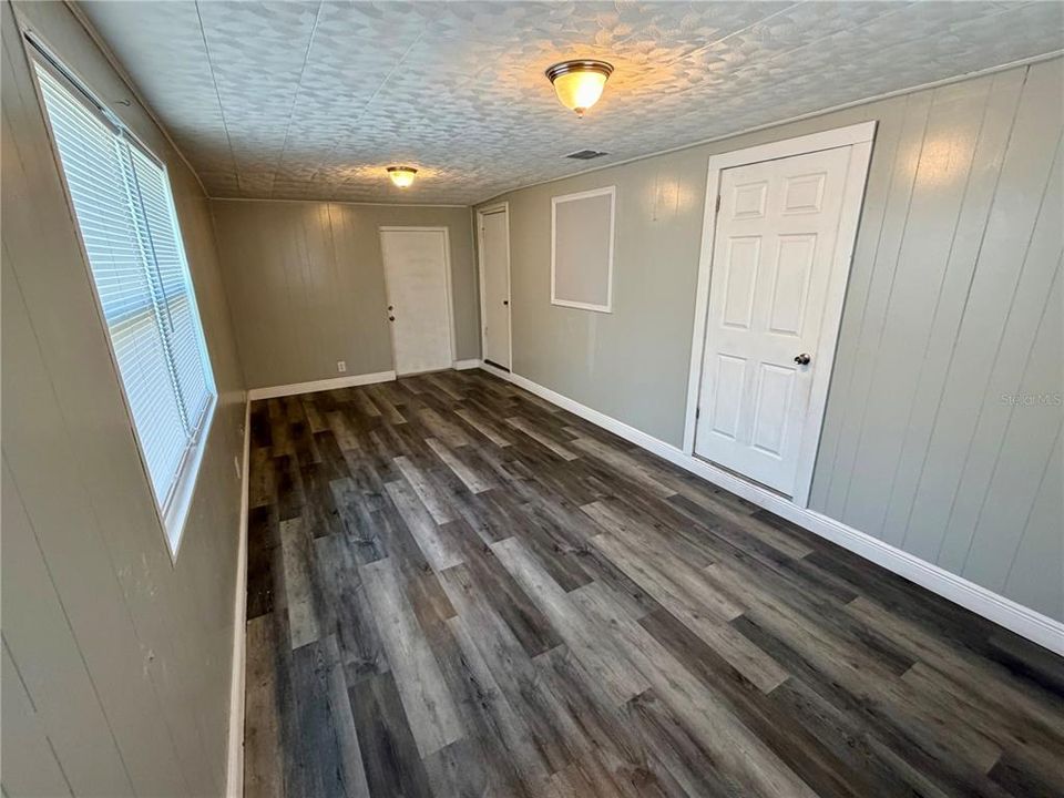 待售: $258,000 (3 贝兹, 1 浴室, 1121 平方英尺)