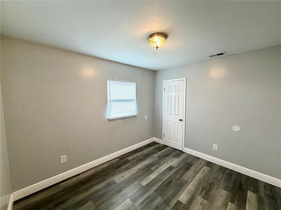 待售: $258,000 (3 贝兹, 1 浴室, 1121 平方英尺)