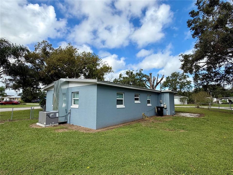 待售: $258,000 (3 贝兹, 1 浴室, 1121 平方英尺)