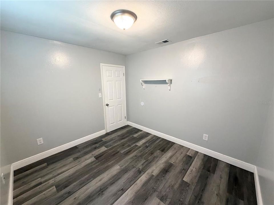 待售: $258,000 (3 贝兹, 1 浴室, 1121 平方英尺)