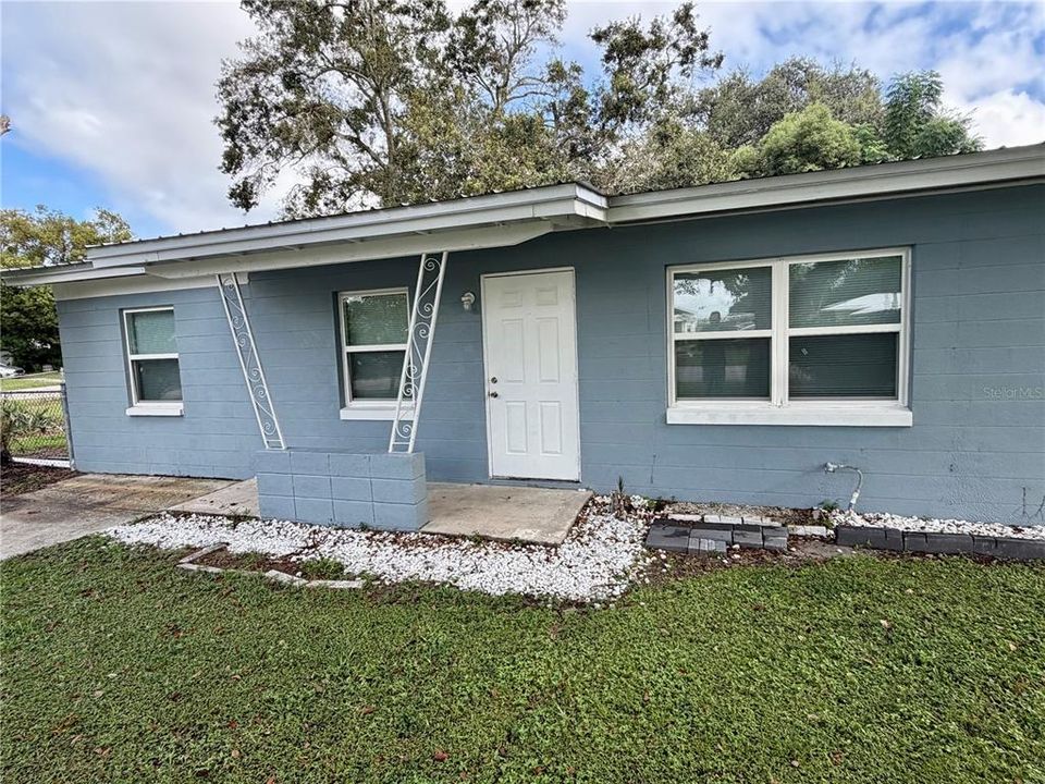 待售: $258,000 (3 贝兹, 1 浴室, 1121 平方英尺)