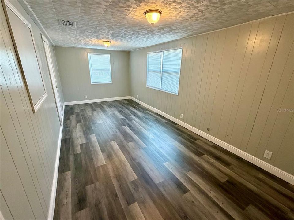 待售: $258,000 (3 贝兹, 1 浴室, 1121 平方英尺)