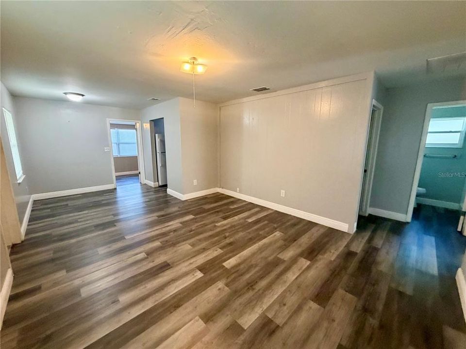 待售: $258,000 (3 贝兹, 1 浴室, 1121 平方英尺)