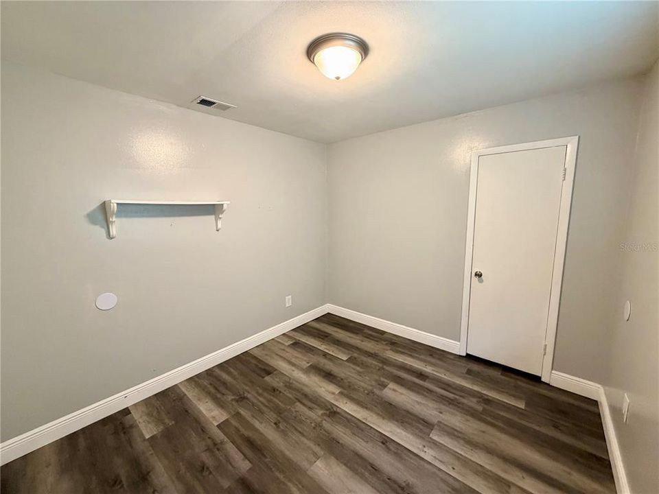 待售: $258,000 (3 贝兹, 1 浴室, 1121 平方英尺)