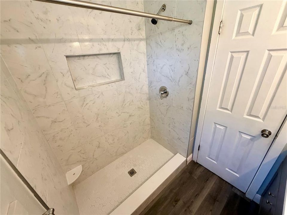 待售: $258,000 (3 贝兹, 1 浴室, 1121 平方英尺)