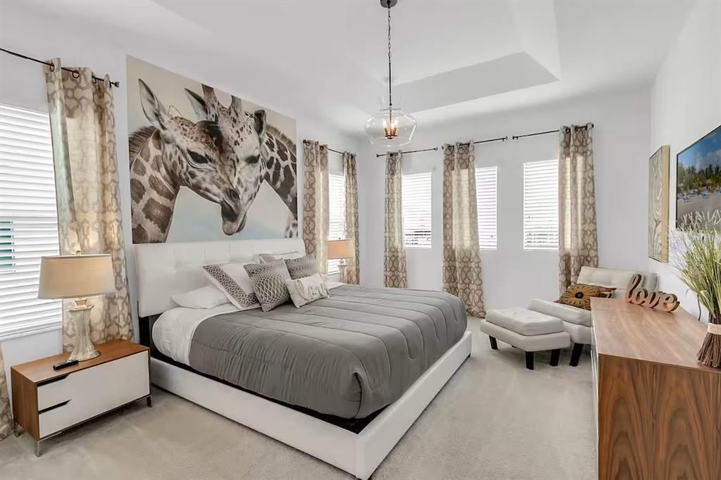 待售: $650,000 (5 贝兹, 5 浴室, 3067 平方英尺)