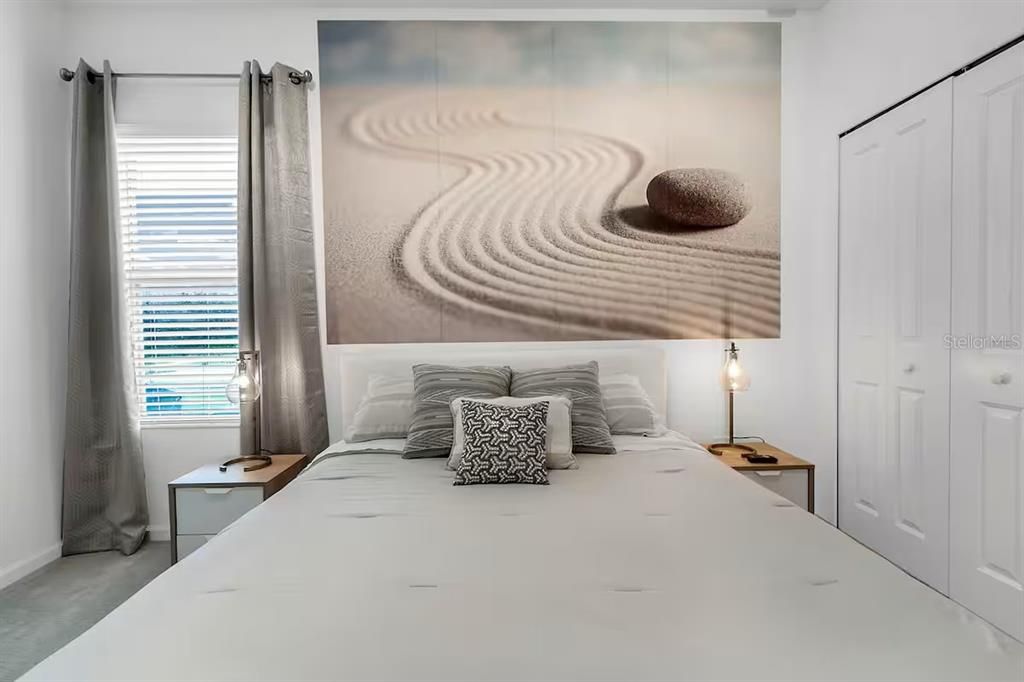 待售: $650,000 (5 贝兹, 5 浴室, 3067 平方英尺)