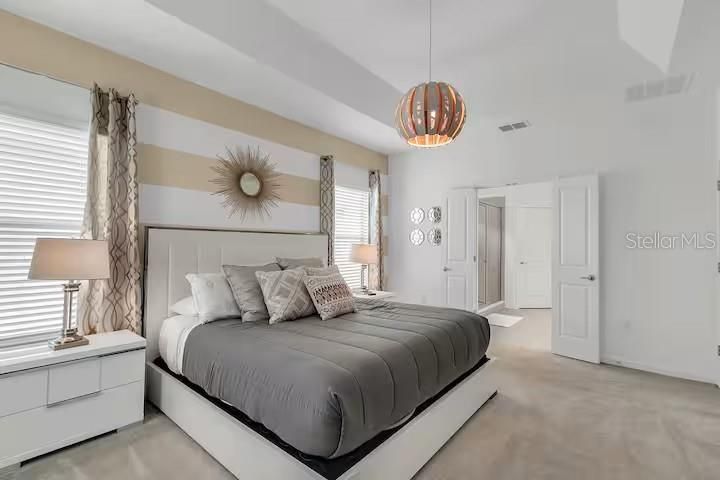 待售: $650,000 (5 贝兹, 5 浴室, 3067 平方英尺)