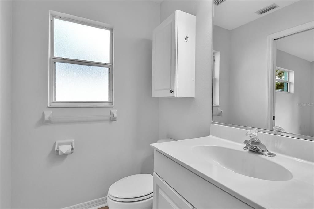 Под контрактом: $354,900 (3 спален, 2 ванн, 1066 Квадратных фут)