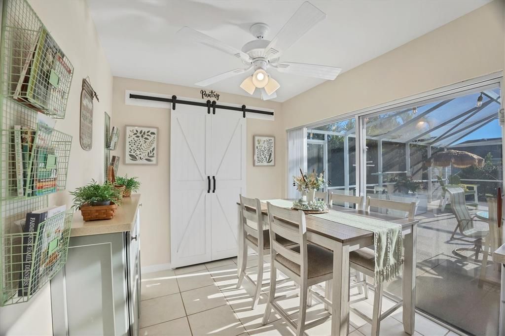 На продажу: $370,000 (2 спален, 2 ванн, 1462 Квадратных фут)