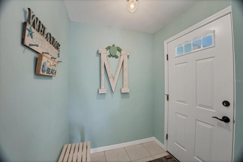 На продажу: $370,000 (2 спален, 2 ванн, 1462 Квадратных фут)