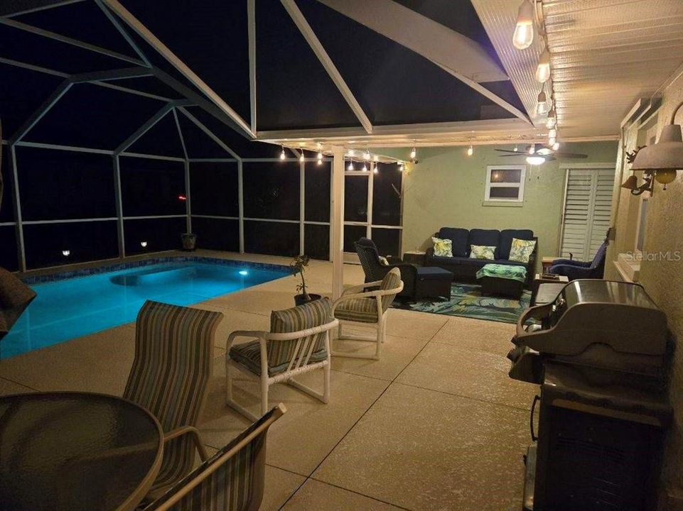 На продажу: $370,000 (2 спален, 2 ванн, 1462 Квадратных фут)