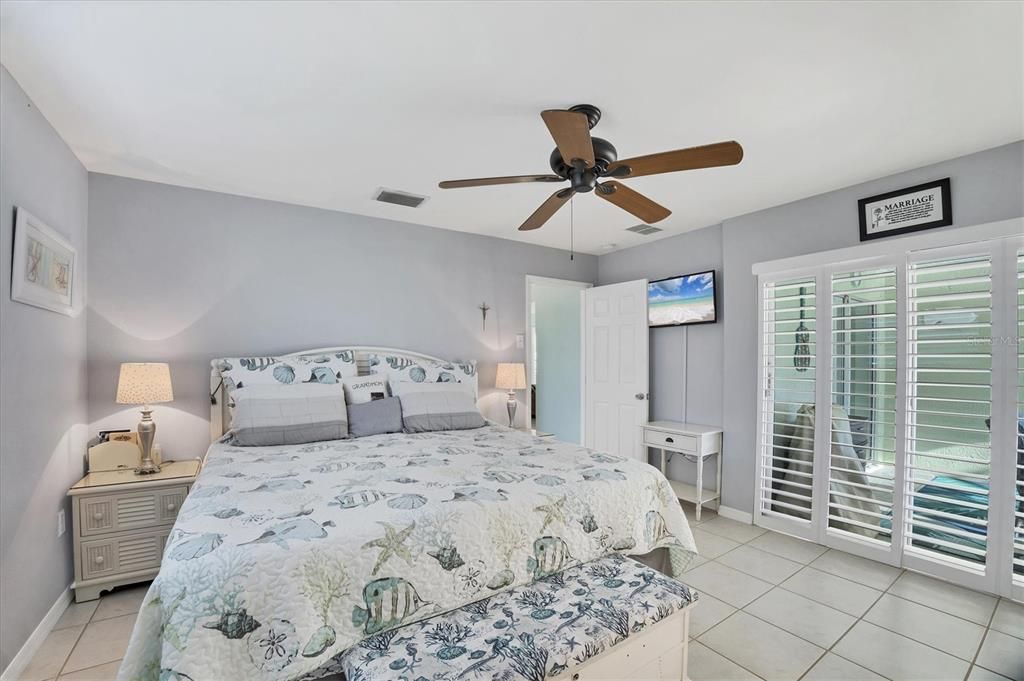 На продажу: $370,000 (2 спален, 2 ванн, 1462 Квадратных фут)