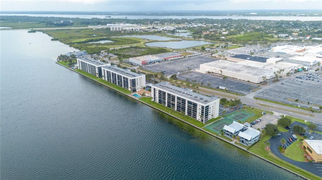 待售: $275,000 (2 贝兹, 2 浴室, 1269 平方英尺)