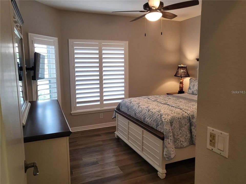 Active With Contract: $369,500 (2 beds, 2 baths, 1400 Square Feet)