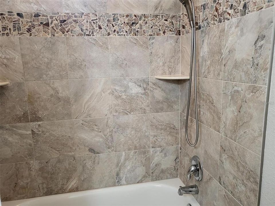 Active With Contract: $369,500 (2 beds, 2 baths, 1400 Square Feet)