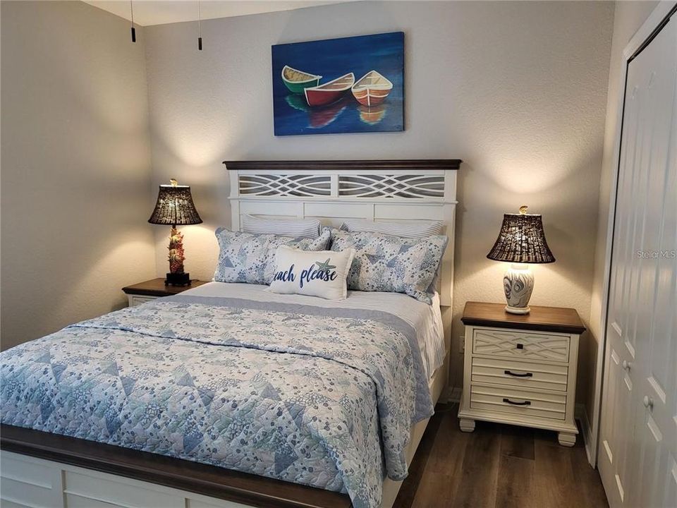 Active With Contract: $369,500 (2 beds, 2 baths, 1400 Square Feet)