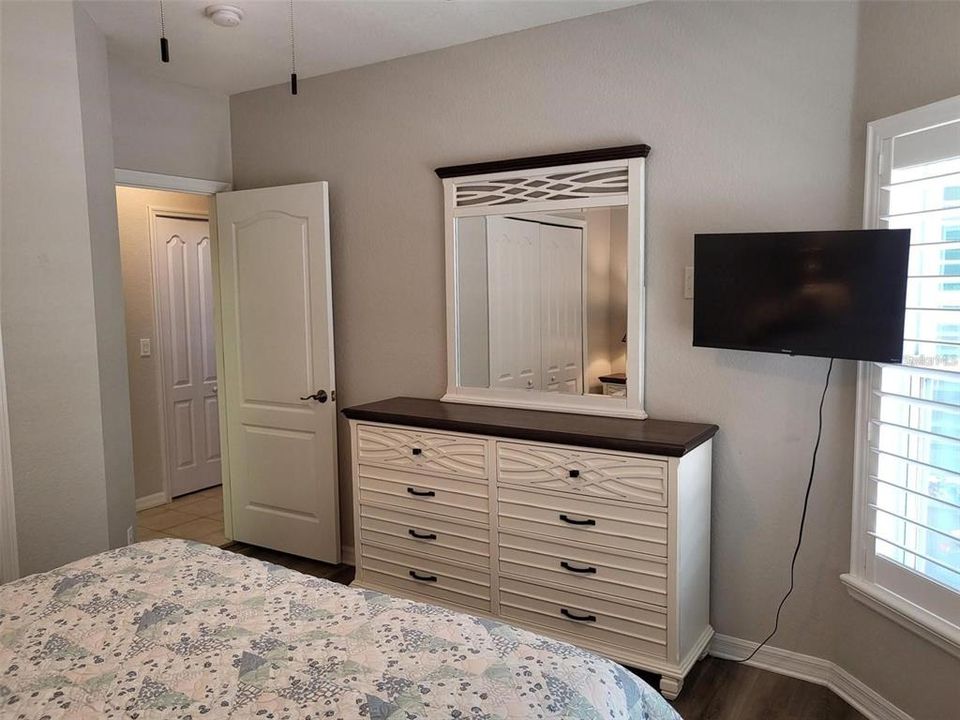 Active With Contract: $369,500 (2 beds, 2 baths, 1400 Square Feet)