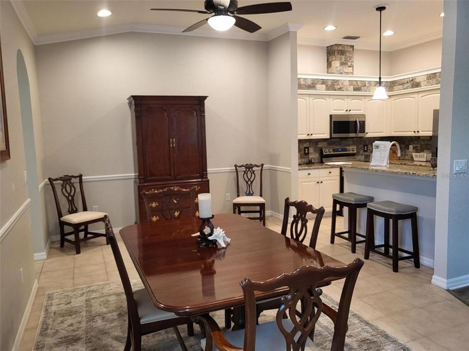 Active With Contract: $369,500 (2 beds, 2 baths, 1400 Square Feet)