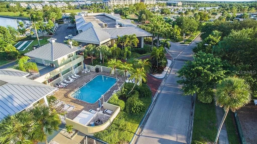 待售: $135,000 (1 贝兹, 1 浴室, 322 平方英尺)