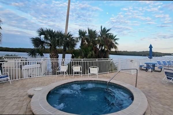 待售: $135,000 (1 贝兹, 1 浴室, 322 平方英尺)