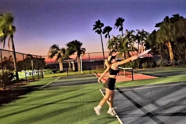 待售: $135,000 (1 贝兹, 1 浴室, 322 平方英尺)