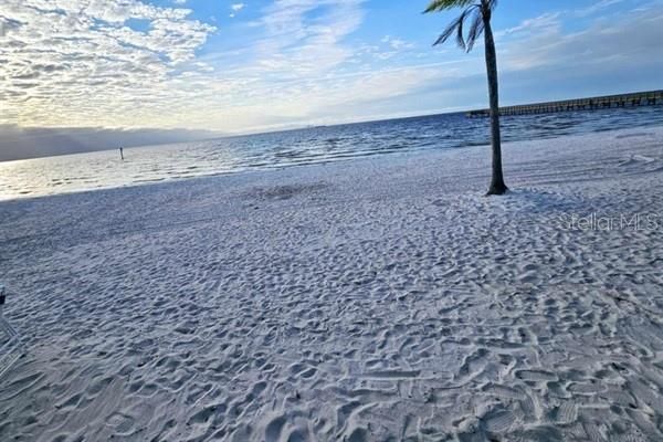 待售: $135,000 (1 贝兹, 1 浴室, 322 平方英尺)