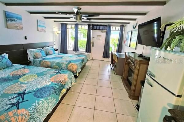 待售: $135,000 (1 贝兹, 1 浴室, 322 平方英尺)