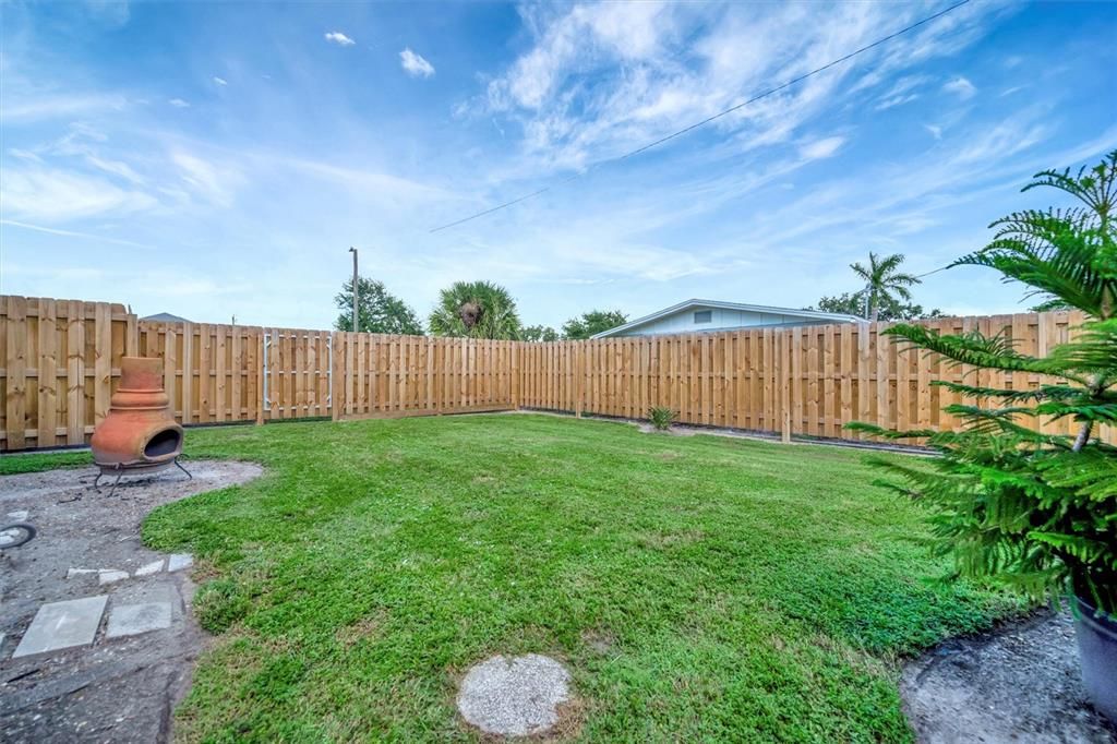 Под контрактом: $484,900 (3 спален, 2 ванн, 1580 Квадратных фут)