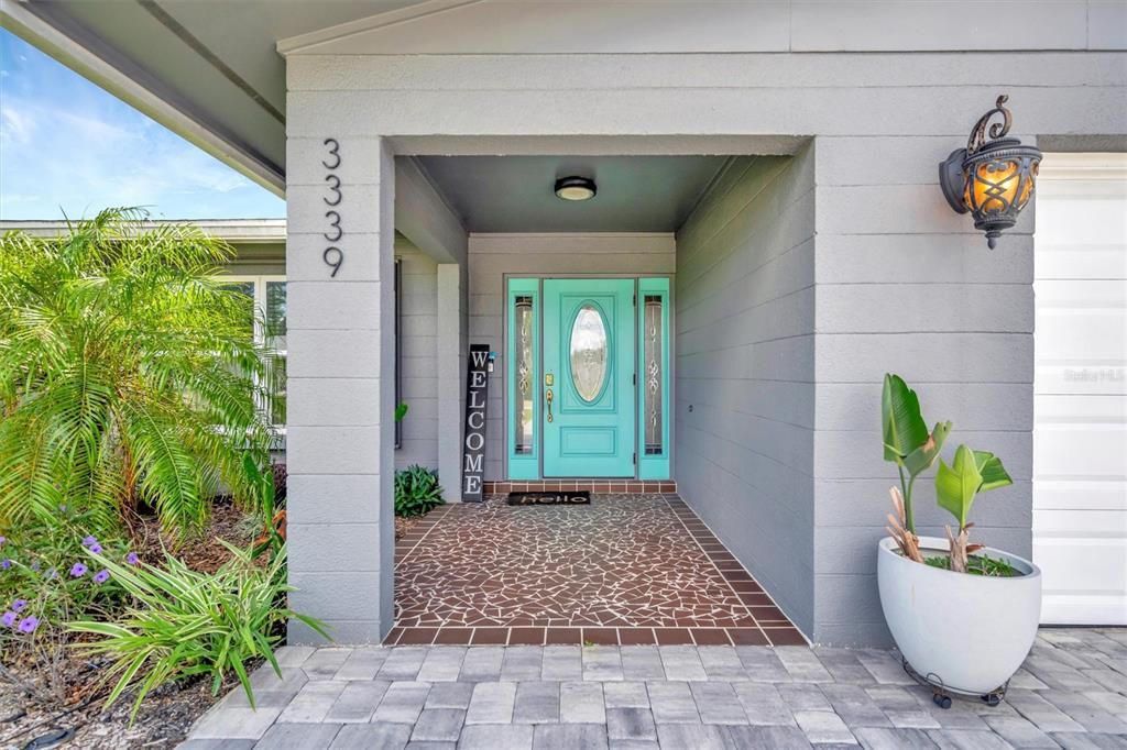 Под контрактом: $484,900 (3 спален, 2 ванн, 1580 Квадратных фут)