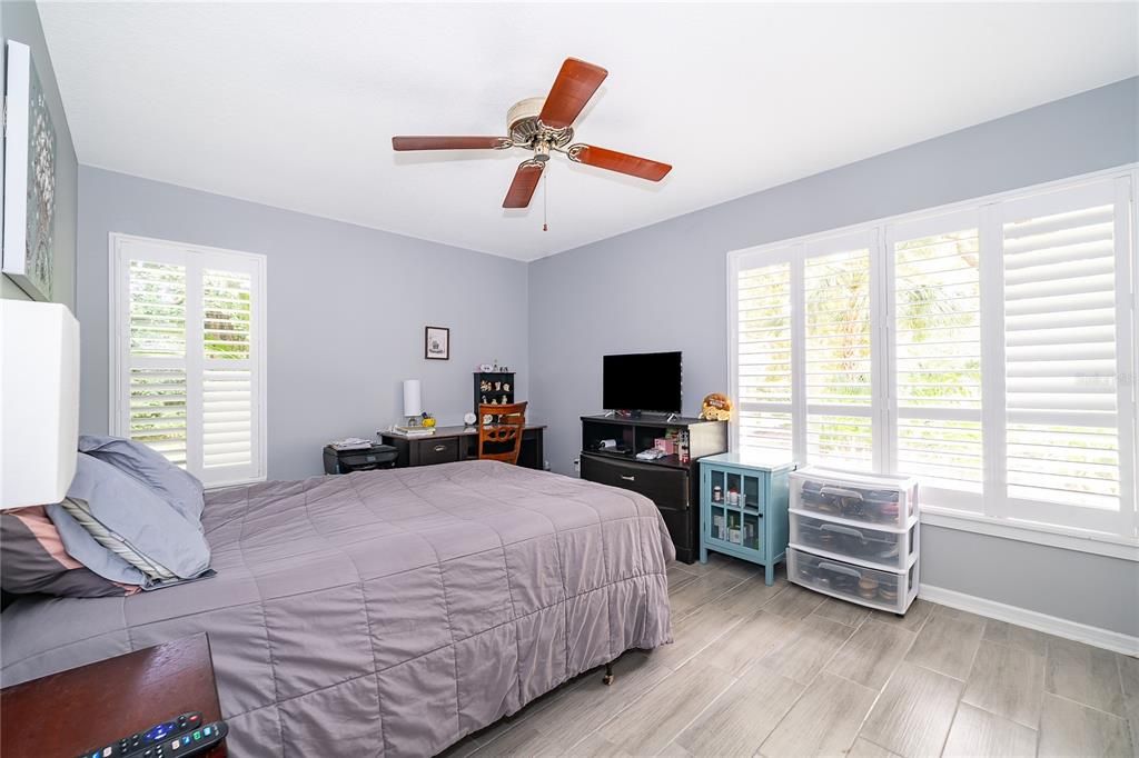 На продажу: $739,000 (4 спален, 2 ванн, 2500 Квадратных фут)