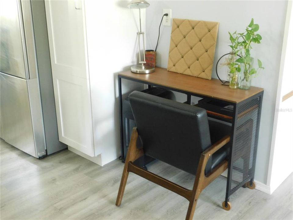 En Venta: $215,000 (4 camas, 2 baños, 1296 Pies cuadrados)