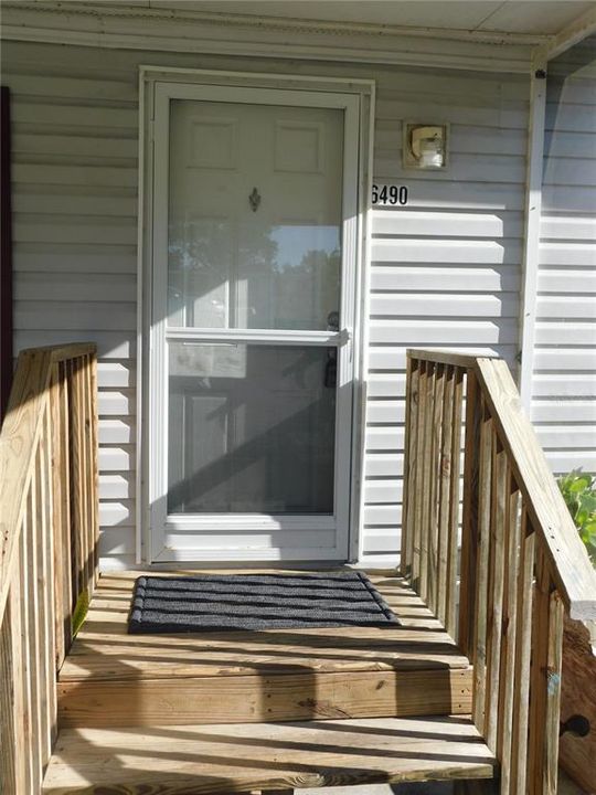 En Venta: $215,000 (4 camas, 2 baños, 1296 Pies cuadrados)