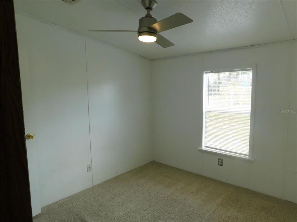 En Venta: $215,000 (4 camas, 2 baños, 1296 Pies cuadrados)