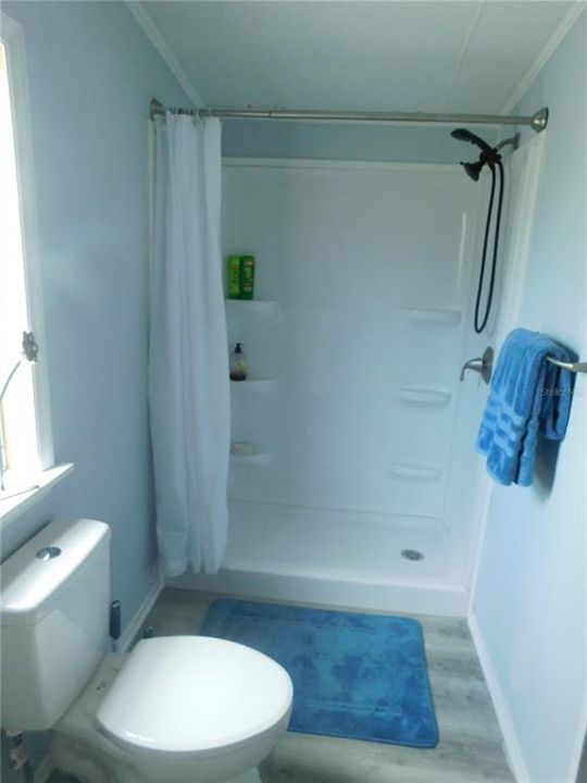 En Venta: $215,000 (4 camas, 2 baños, 1296 Pies cuadrados)