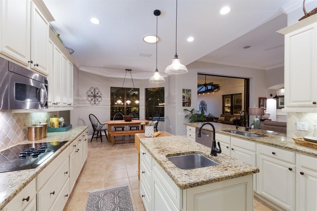 For Sale: $925,000 (3 beds, 3 baths, 3235 Square Feet)