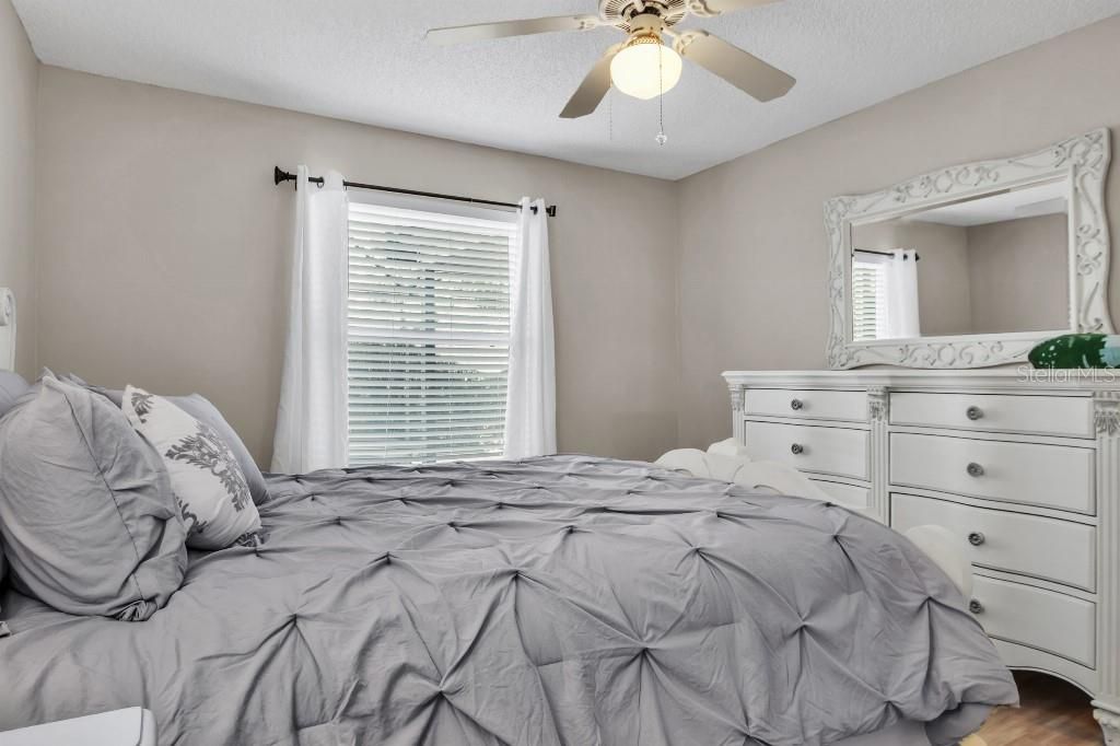 Active With Contract: $415,000 (3 beds, 2 baths, 1392 Square Feet)