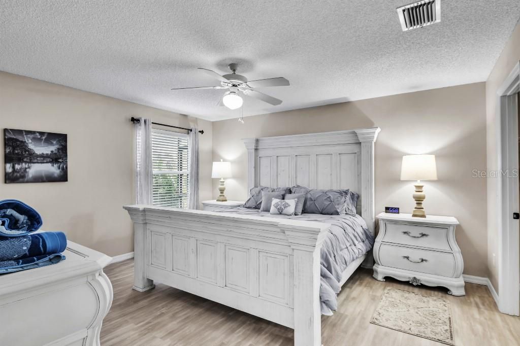 Active With Contract: $415,000 (3 beds, 2 baths, 1392 Square Feet)